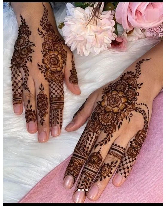 Opulent Concept Blending Into Dome Back Hand Mehndi Design Opulent Concept Blending Into Dome Back Hand Mehndi Design